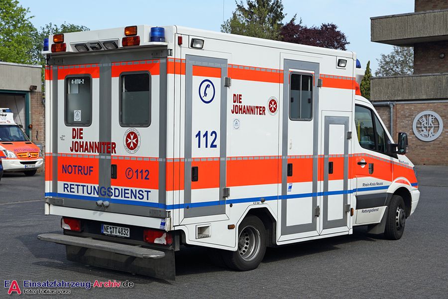 Rettung Kreis Neuss 04 RTW 02 (a.D.)