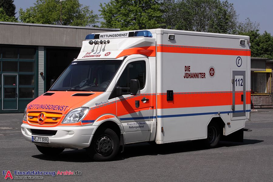 Rettung Kreis Neuss 04 RTW 01 (a.D.)