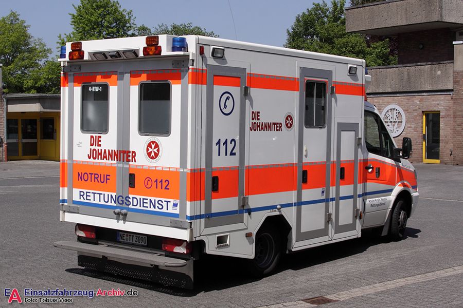 Rettung Kreis Neuss 04 RTW 01 (a.D.)