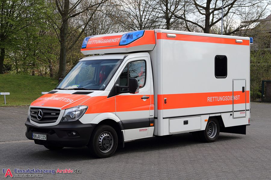 Rettung Kreis Neuss 04 RTW 01 (a.D.)