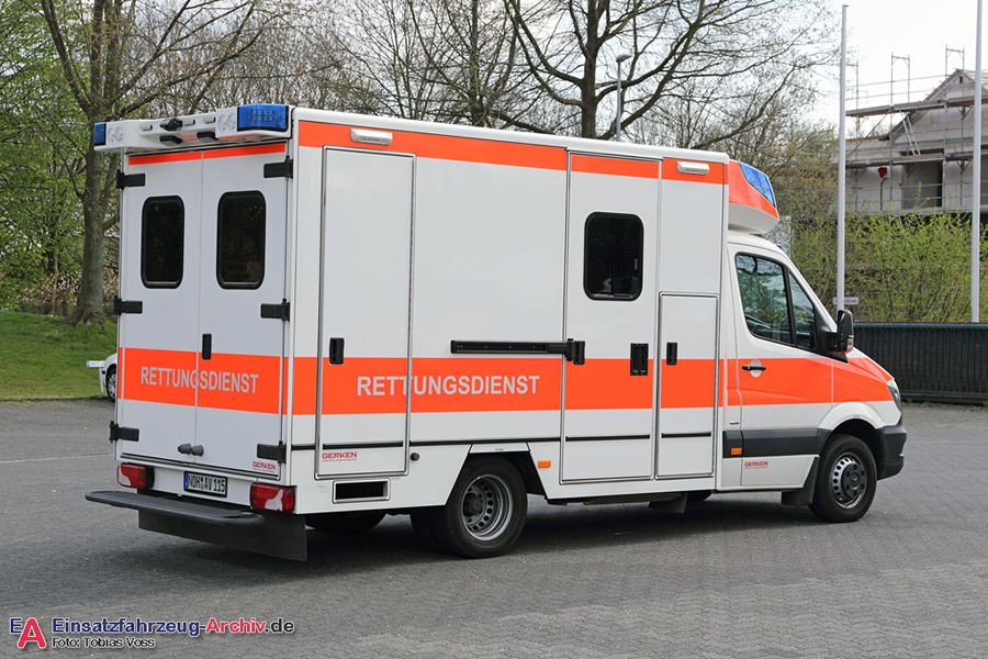 Rettung Kreis Neuss 04 RTW 01 (a.D.)