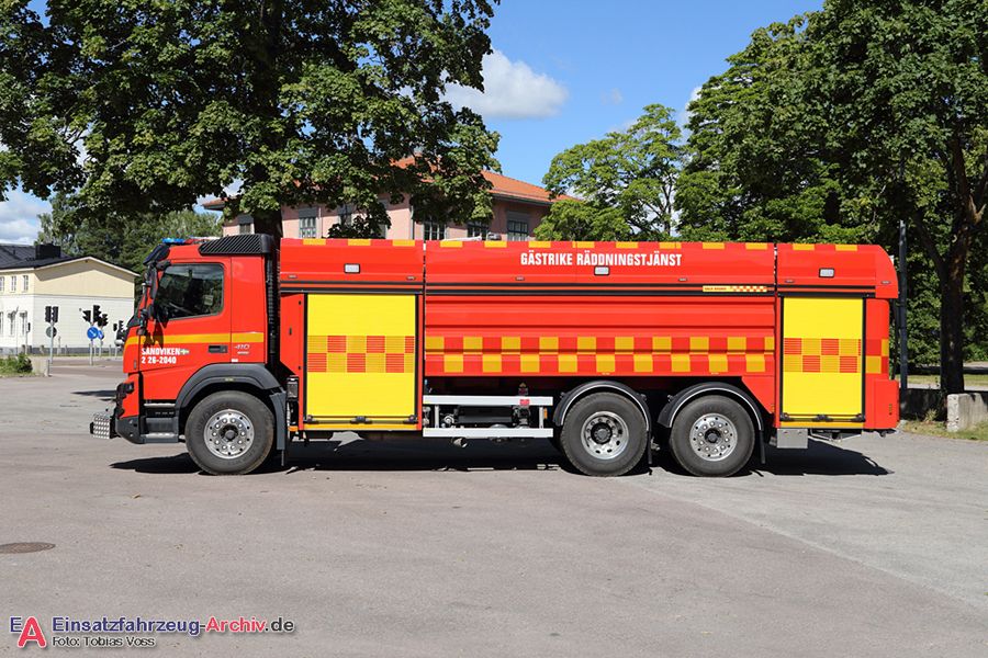 2 26-2040 - Tankbil (a.D.)