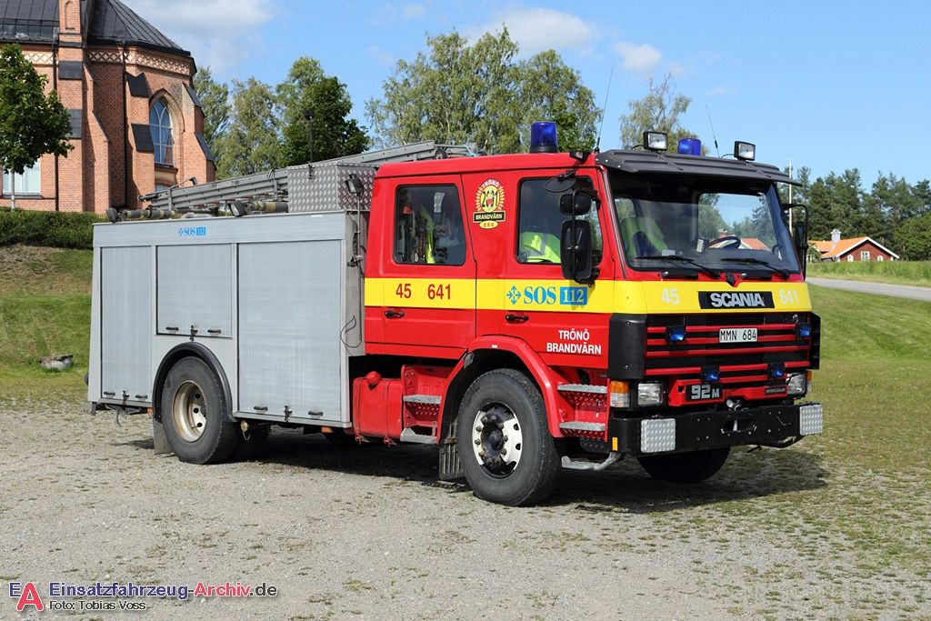 2 26-6410 - Släck-/Räddningsbil (a.D.)