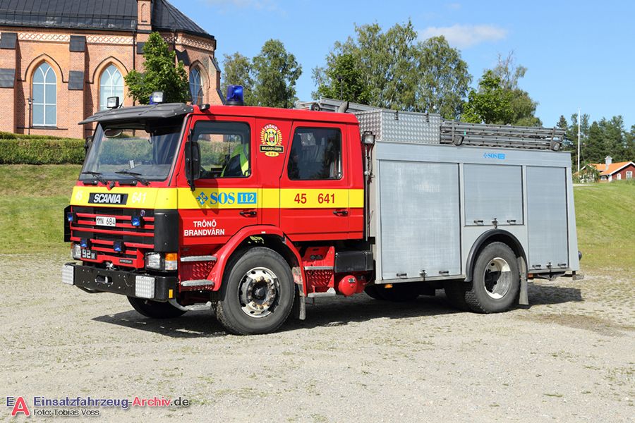 2 26-6410 - Släck-/Räddningsbil (a.D.)