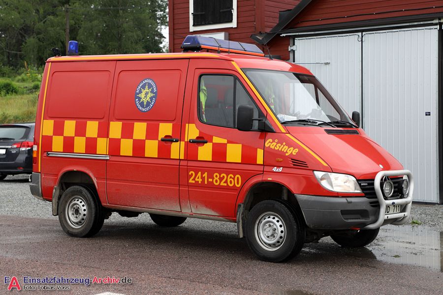 2 41-8260 - Släckbil