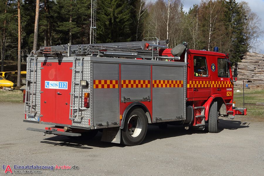 2 41-8210 - Släck-/Räddningsbil (a.D.)