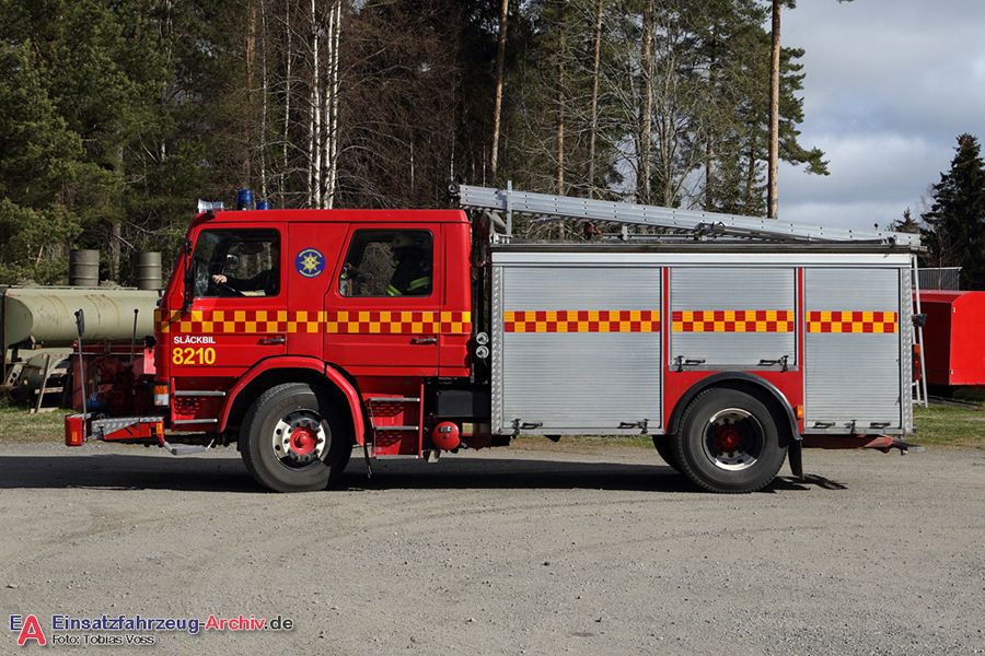 2 41-8210 - Släck-/Räddningsbil (a.D.)