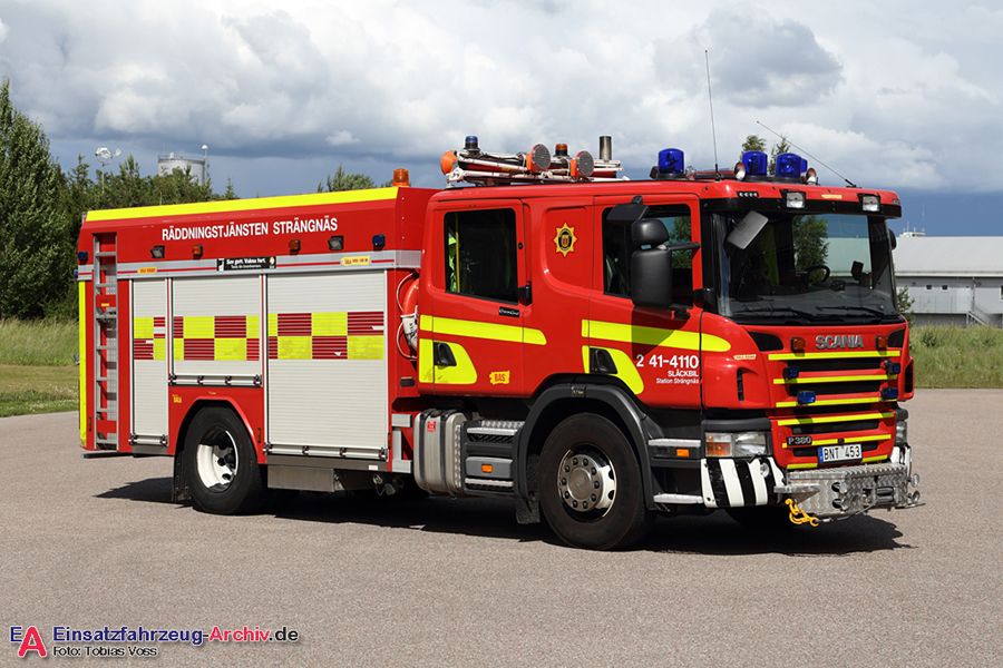 2 41-4110 - Släck-/räddningsbil