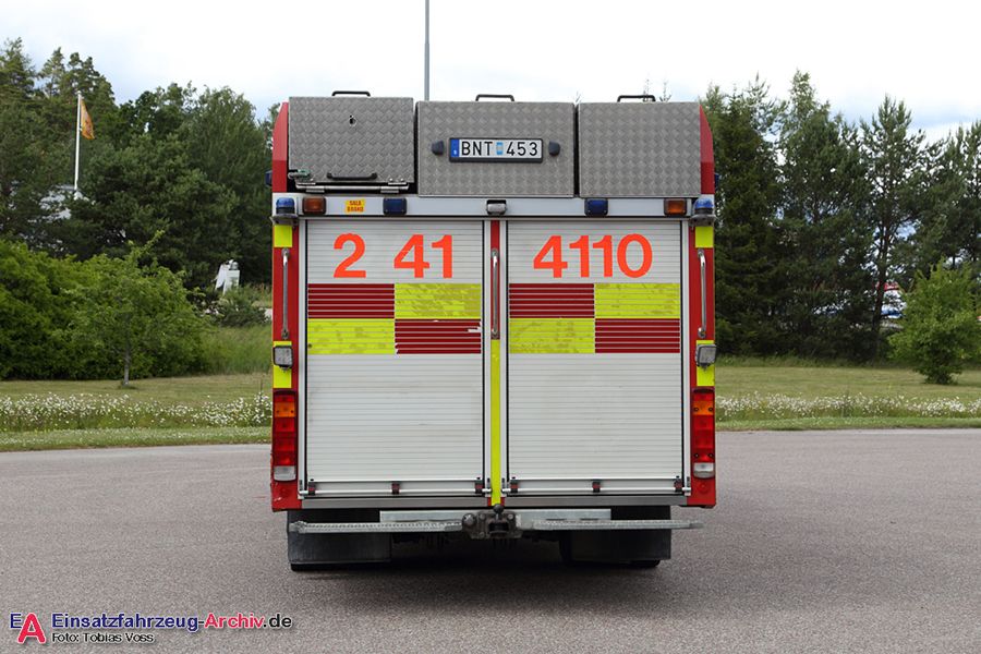 2 41-4110 - Släck-/räddningsbil
