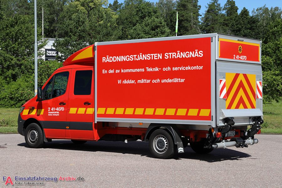 2 41-4070 - Transportbil