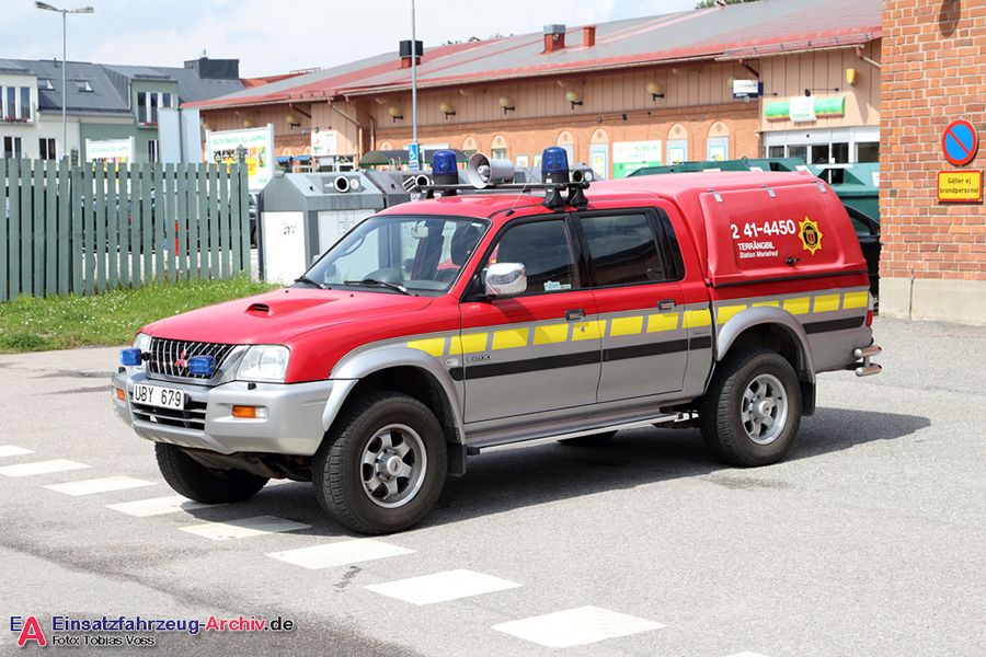 2 41-4450 - Terrängbil (a.D.)