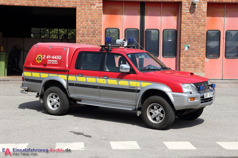 2 41-4450 - Terrängbil (a.D.)