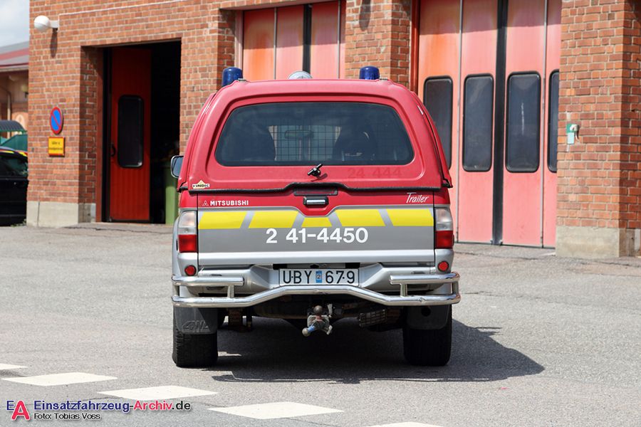 2 41-4450 - Terrängbil (a.D.)