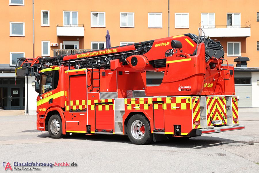 2 42-1030 - Stegbil